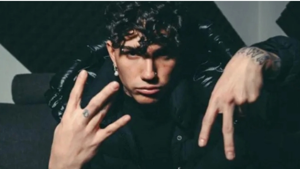 Storm over trapper Niky Savage: “Sexist, violent and vulgar texts, he shouldn’t have been&nbsp;invited”